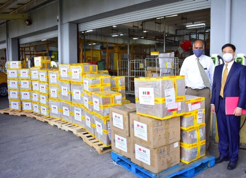 Chinese Donate Medical Supplies To Barbados