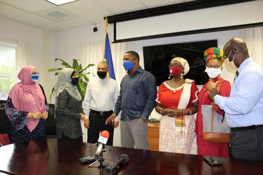 Head Coverings To Be Allowed For Official Photos