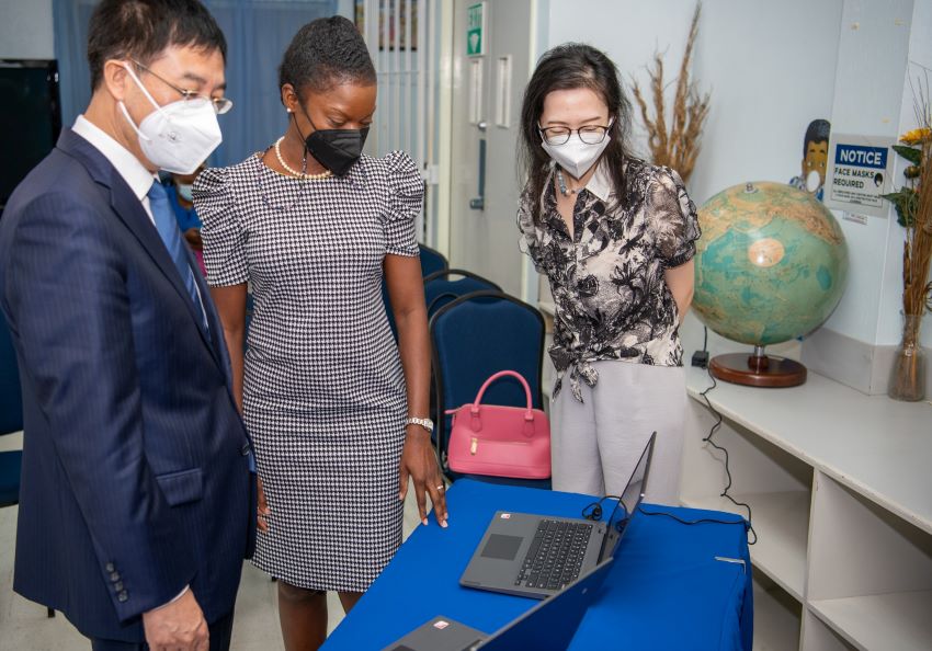 China Donates 50 Laptops To Barbados