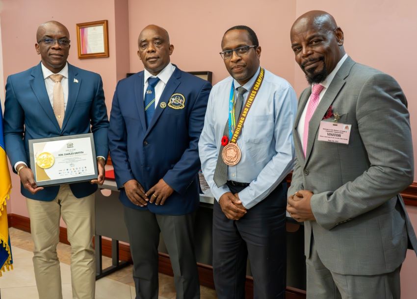 Ministry Receives Award For Contribution To Bodybuilding