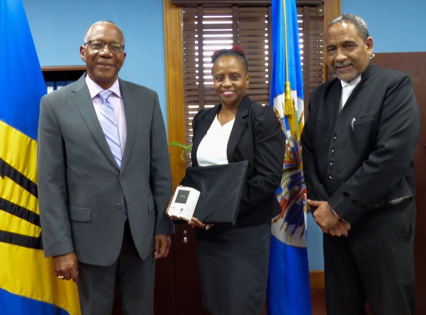 OAS Donates Computer Equipment To Barbados Supreme Court