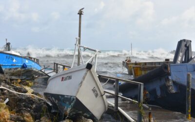 Intense Operation To Remove Sunken Boats